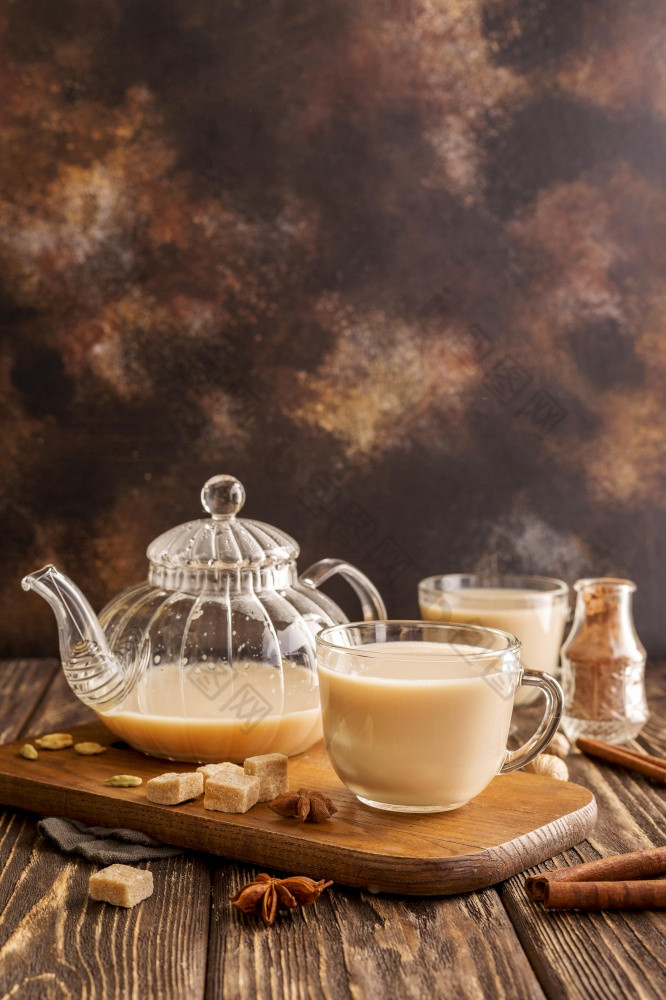 前面视图牛奶茶概念与复制空间高决议照片前面视图牛奶茶概念与复制空间高质量照片