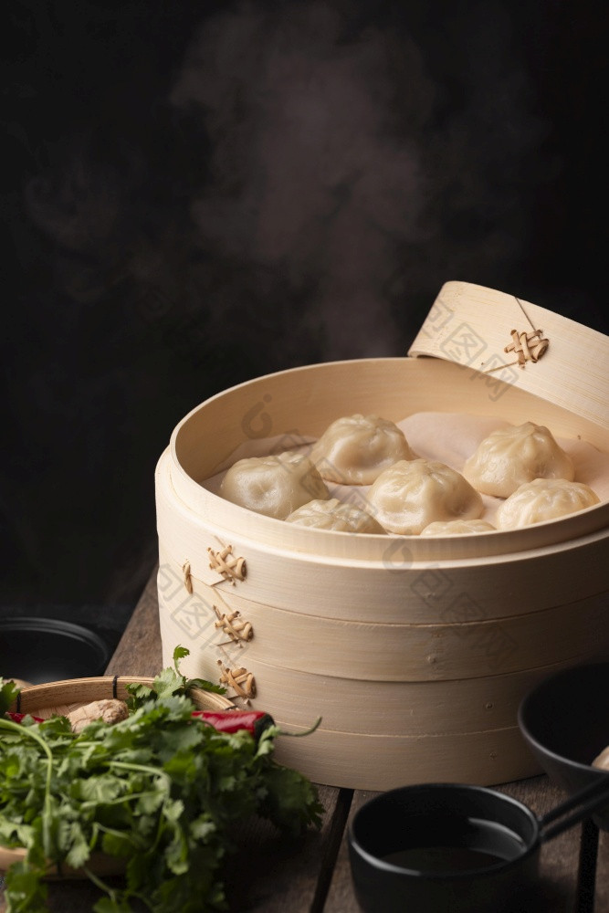 高角传统的亚洲饺子与复制空间高决议照片高角传统的亚洲饺子与复制空间高质量照片