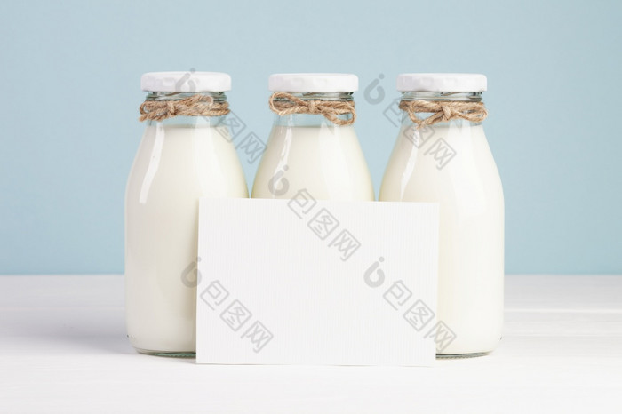 牛奶瓶复制空间卡高决议照片牛奶瓶复制空间卡高质量照片