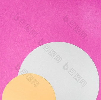 黄色的白色半圆框架粉红色的背景高决议照片黄色的白色半圆框架粉红色的背景高质量照片