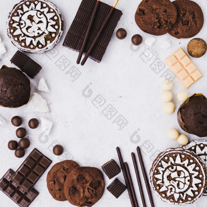 空框架使与巧克力产品白色背景