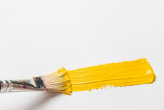 刷绘画与黄色的颜色