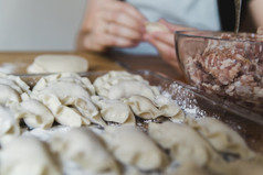 女人使食物中国人新一年