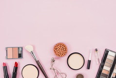 集化妆化妆品美产品粉红色的背景
