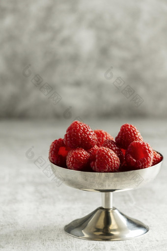 美味的<strong>树莓</strong>碗安排