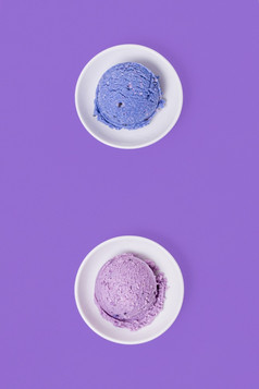 极简主义蓝色的紫罗兰色的独家新闻冰奶油