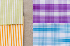色彩斑斓的条纹行模式织物平原袋布