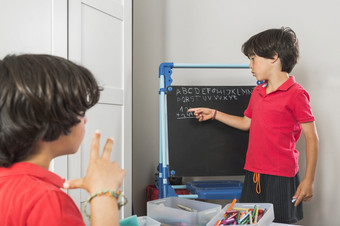 学龄前儿童研究数学在一起