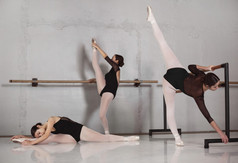 芭蕾舞舞者培训在一起