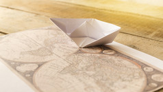 纸船与散焦老地图