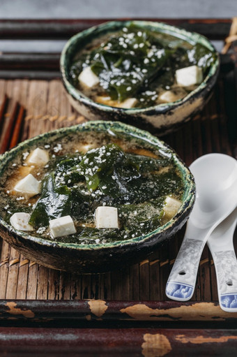 高角日本食物碗分类