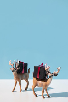 驯鹿携带圣诞节礼物