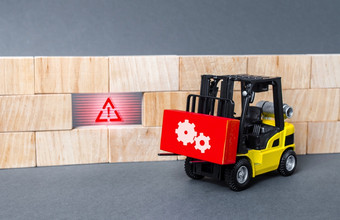 叉车卡车带来了红色的块无效的墙修复工作消除差距改善系统安全修复错误和错误集成解决方案和问题解决