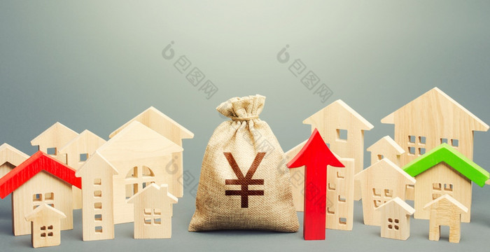 日元元钱袋和城市房子数据和红色的箭头复苏和增长财产价格高需求增加租金投资增加收入市政预算