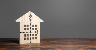 房子与标志着行为切割成四个平等的部分分布的正确的离婚概念纠纷在部门过程真正的房地产和财产后离婚法律服务