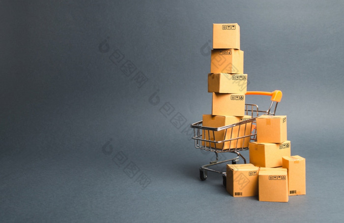 购物车超市与盒子销售产品的概念商务在线购物采购权力交付订单电子商务销售和出售货物通过在线交易平台