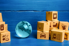 地球地球全球和纸板盒子质量消费产品交付货物周围的世界国际贸易和运输货物航运运费跨国业务行业