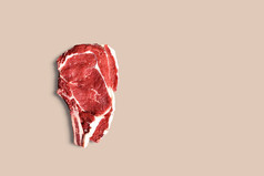 前视图新鲜的生牛肉牛排孤立的白色合适的为你的设计元素