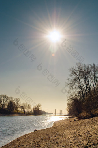 视图的多瑙<strong>河河</strong>布达佩斯阳光明媚的冬天一天的多瑙<strong>河河</strong>布达佩斯阳光明媚的冬天一天