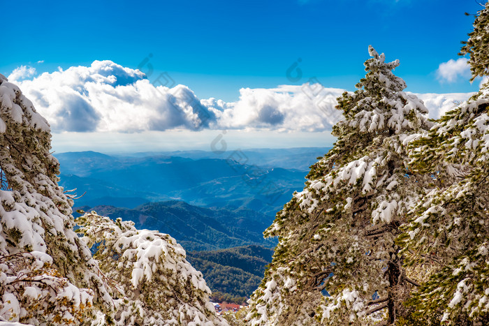 美丽的风景优美的冬天山景观troodos山塞浦路斯美丽的风景优美的冬天山景观troodos山塞浦路斯