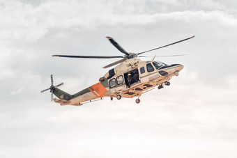 救援团队与直升机紧急事故服务救援团队与直升机紧急事故服务