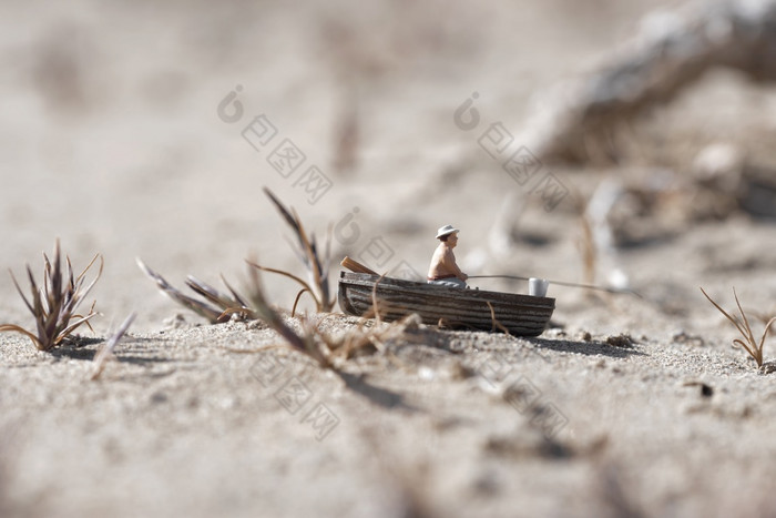 小船与渔夫沙漠小船与渔夫沙漠