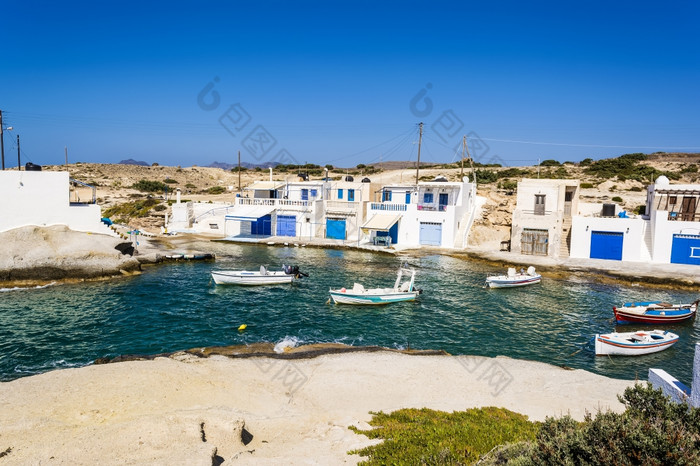 传统的钓鱼村米洛斯岛岛希腊传统的钓鱼村与钓鱼船米洛斯岛岛希腊