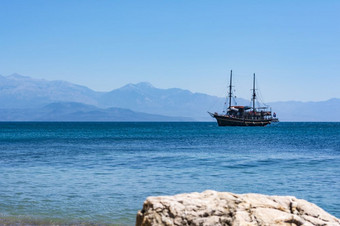 petalidi希腊8月游客享受海旅程古董帆船petalidi村希腊petalidi希腊8月游客享受海旅程古董帆船petalidi村希腊