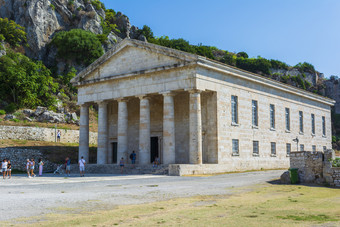 科孚岛希腊8月视图科孚岛老堡垒与的正统的教堂圣乔治视图科孚岛老堡垒与的正统的教堂圣乔治