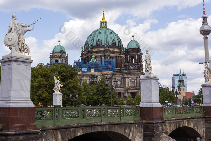 柏林德国8月远程视图柏林大教堂柏林德国欧洲远程视图柏林大教堂柏林德国欧洲