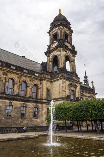 德累斯顿德国8月视图高等法院德累斯顿历史体系结构的老小镇德累斯顿德国视图高等法院德累斯顿德国