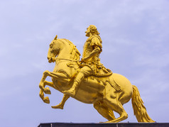 的金黄色德国骑兵金骑手德累斯顿萨克森德国的金黄色德国骑兵金骑手德累斯顿萨克森