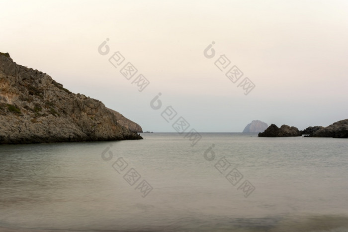 的著名的岩石海滩美利酮日落基西拉令人惊异的海景基西拉岛地中海海希腊欧洲的著名的岩石海滩美利酮日落基西拉令人惊异的海景基西拉岛地中海海希腊欧洲