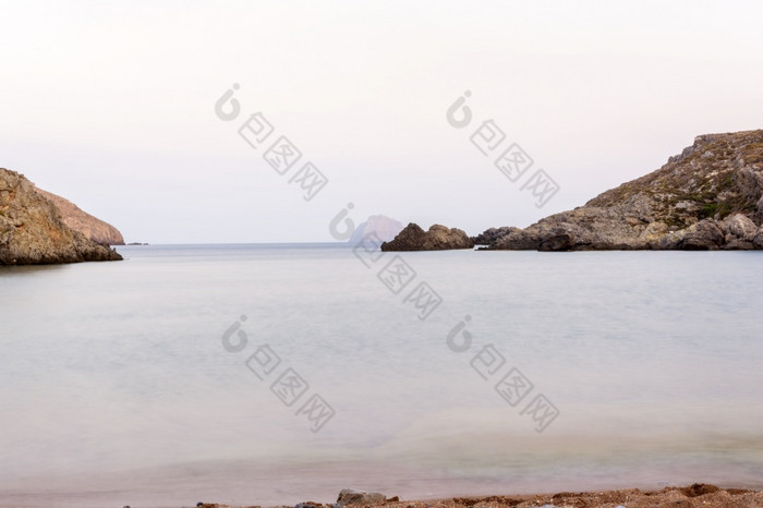 的著名的岩石海滩美利酮日落基西拉令人惊异的海景基西拉岛地中海海希腊欧洲的著名的岩石海滩美利酮日落基西拉令人惊异的海景基西拉岛地中海海希腊欧洲
