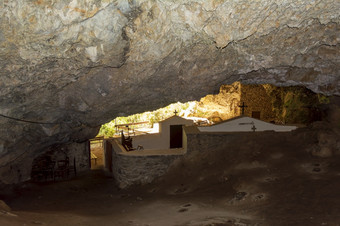 要快乐索菲亚教堂的入口洞穴基西拉岛希腊要快乐索菲亚教堂的入口洞穴基西拉岛