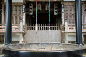 日本香日本香前面佛教寺庙