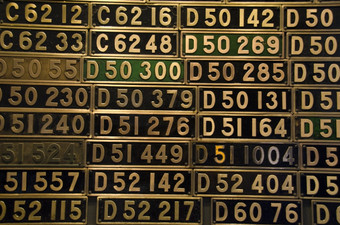 火车盘子金火车盘子与类型数字不同的蒸汽火车