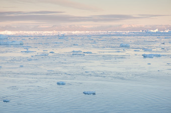 <strong>北极</strong>景观格陵兰岛<strong>北极</strong>景观格陵兰岛周围伊卢利萨特与山而且<strong>冰山</strong>