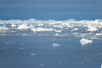 <strong>北极</strong>景观格陵兰岛<strong>北极</strong>景观格陵兰岛周围伊卢利萨特与<strong>冰山</strong>
