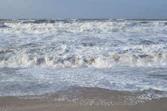 狂风暴雨的海见过从的海滩狂风暴雨的海见过从的海滩与高波