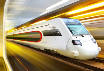 超级流线型的火车与运动模糊移动隧道