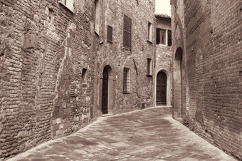 意大利托斯卡纳地区Montepulciano小镇中世纪的街乌贼健美的复古的风格