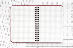 空白螺旋笔记本和金融文档Copy-Space