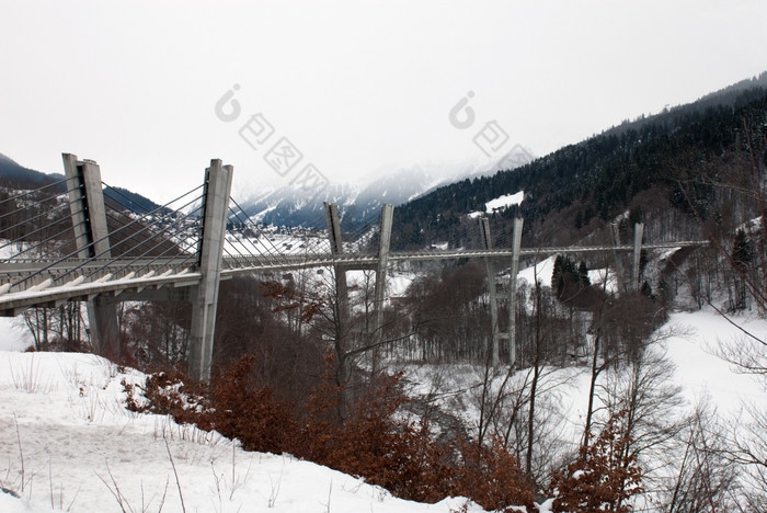 的imposting结构的逊尼伯格桥逊尼伯格桥 - 维基百科，自由的百科全书附近克劳斯瑞士