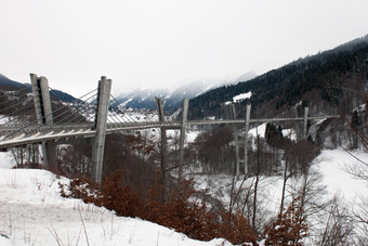 的imposting结构的逊尼伯格桥逊尼伯格桥 - 维基百科，自由的百科全书附近克劳斯瑞士