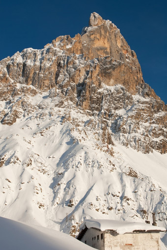 风景如画的冬天场景的<strong>白云石山脉</strong>地区北部意大利