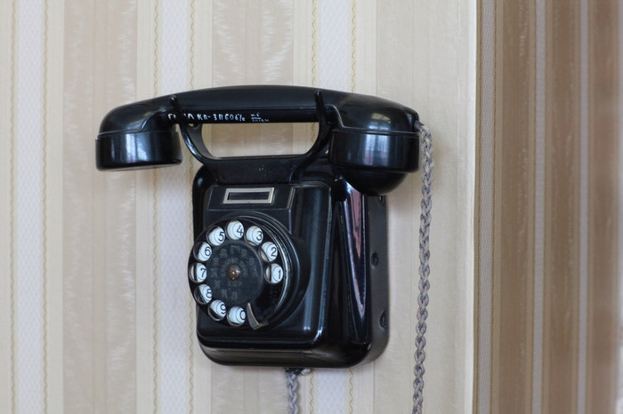 电话的老墙安装电话图片
