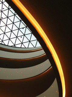 玻璃天花板现代办公室建筑