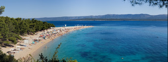 开始旅游假期季节克罗地亚岛布雷西著名的金老鼠金角海滩