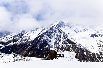 冬天景观与雪山高加索地区地区俄罗斯高加索地区山下毛茸茸的雪